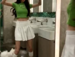 充满活力的小姐姐,展现青春风采